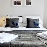 Stylish Flat In 1860\'S Listed Building
